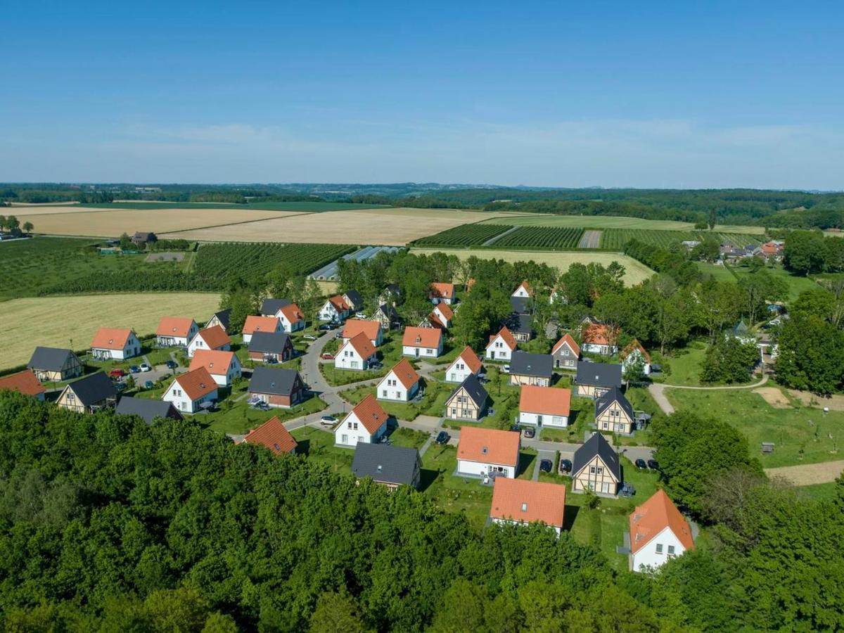 Landal De Waufsberg Hotel Noorbeek Exterior photo